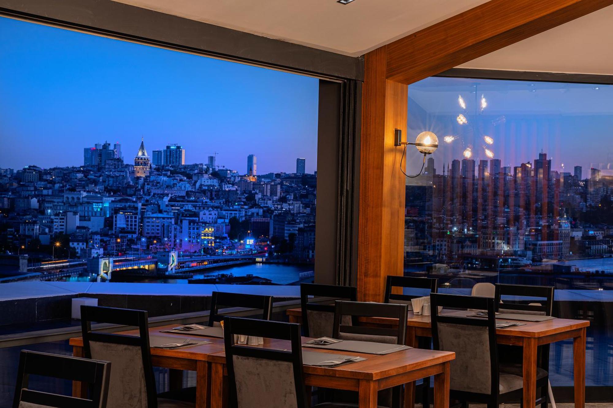Demiray Hotel Old City Istanbul Exteriör bild View from the restaurant
