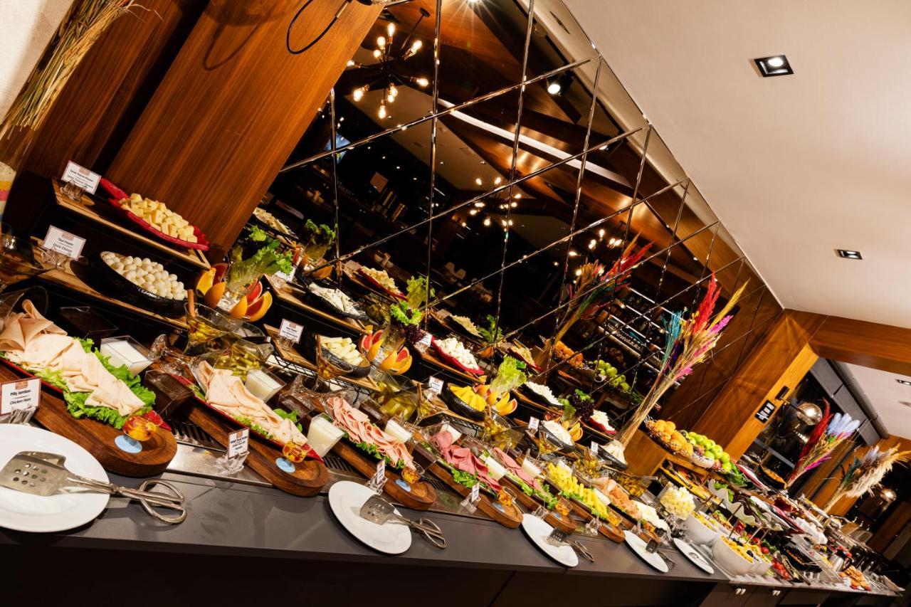 Demiray Hotel Old City Istanbul Exteriör bild A buffet at a restaurant