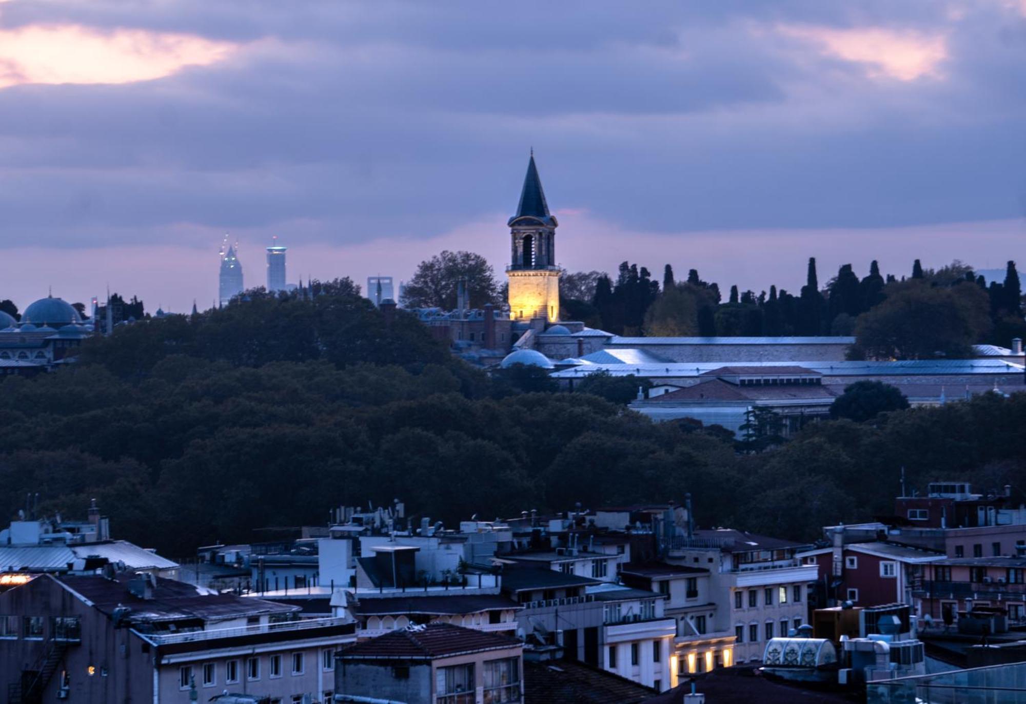 Demiray Hotel Old City Istanbul Exteriör bild The minaret of the mosque